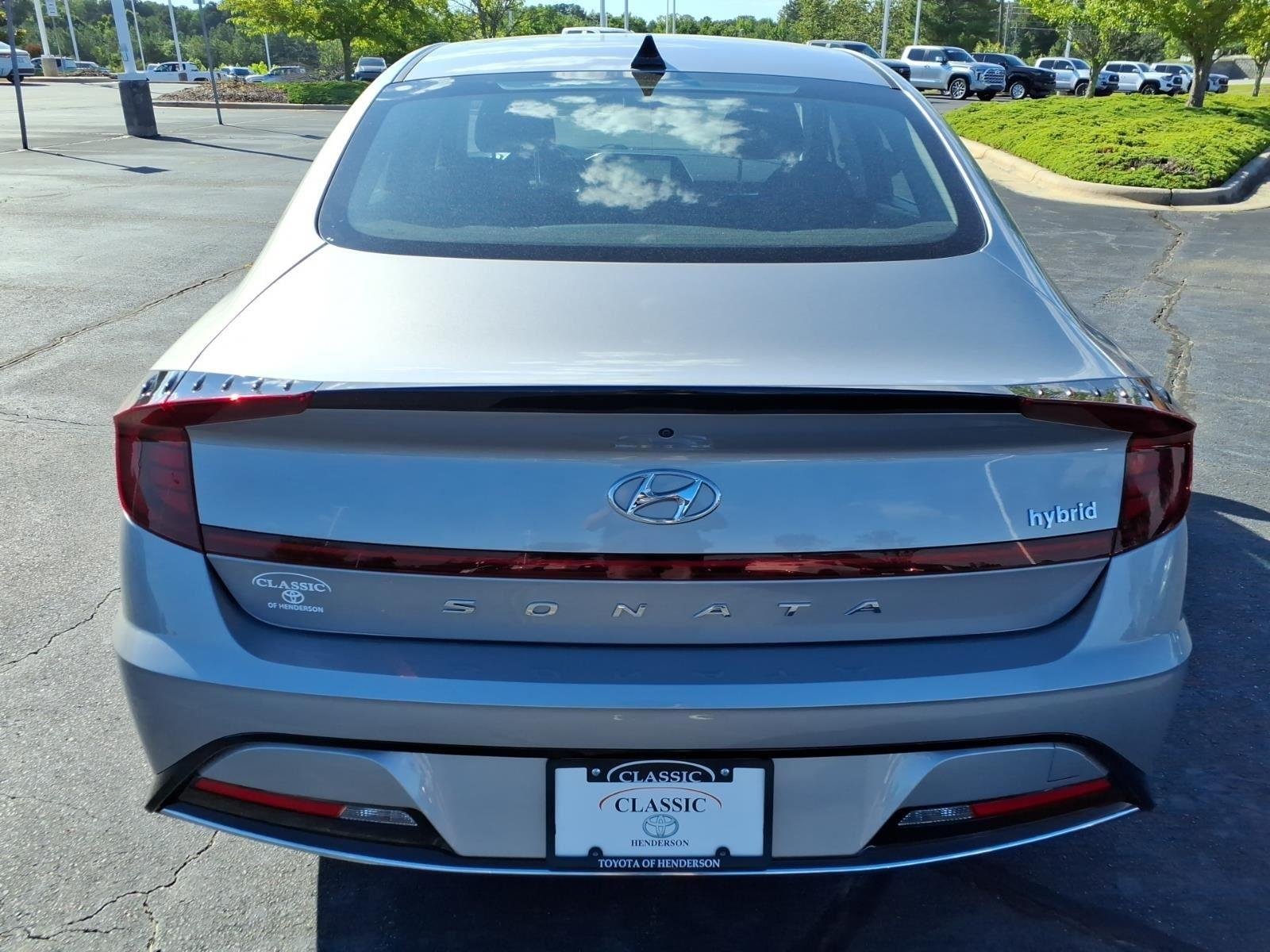 Used 2023 Curated Silver Hyundai SEL image 13