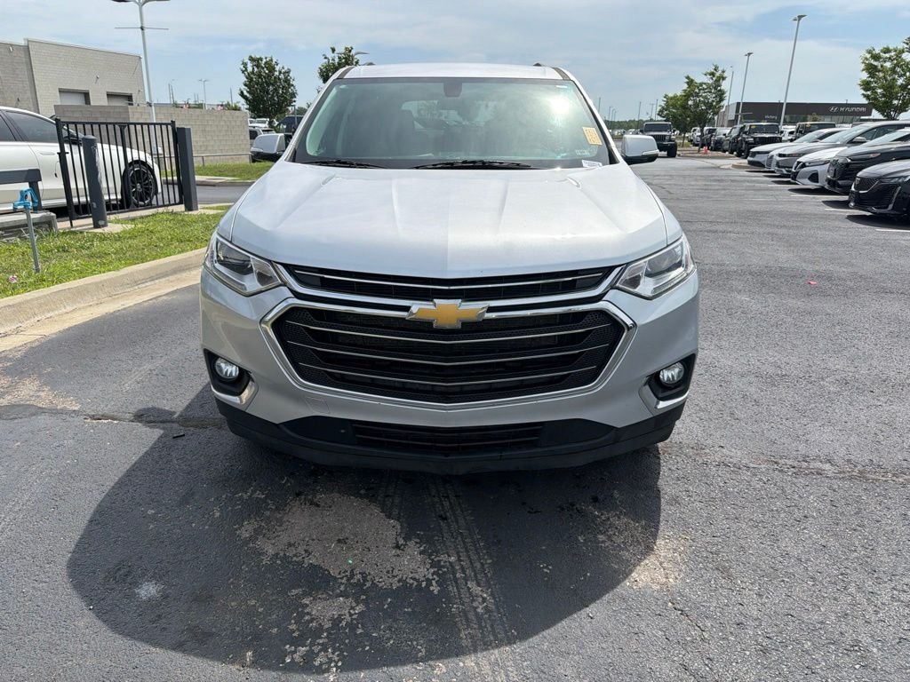 Used 2020 Chevrolet Traverse 1LT with VIN 1GNERGKW9LJ172507 for sale in Kansas City