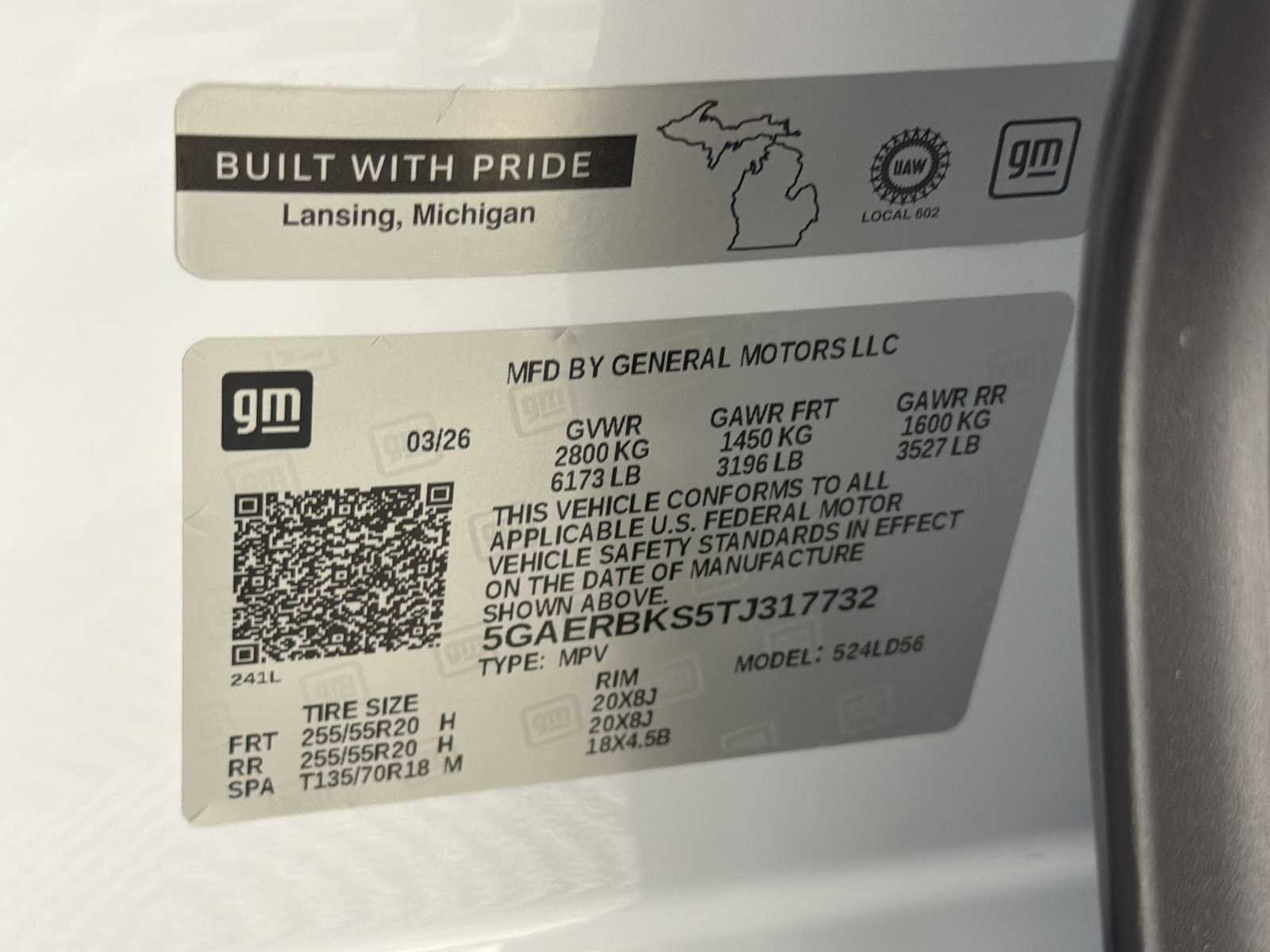 New 2026 Iridescent White Tricoat Buick Sport Touring image 36