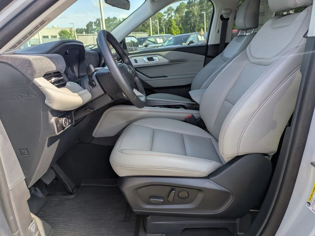 New 2026 Space White Metallic Ford Active image 21