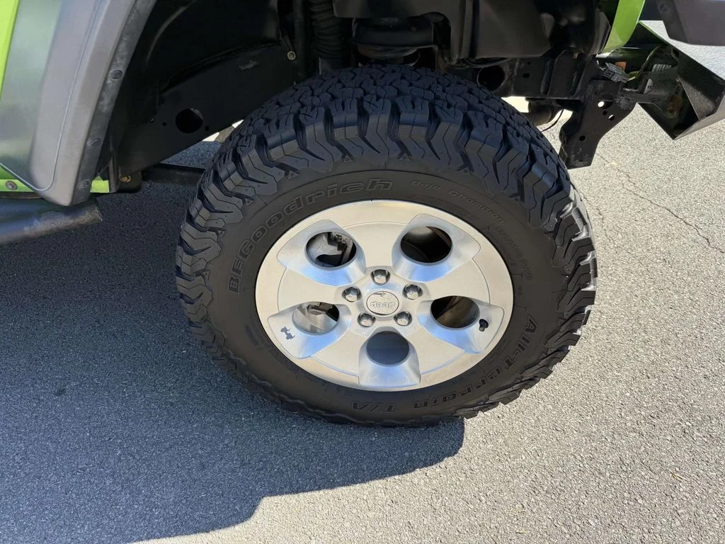 Used 2019 Green Jeep Unlimited Sport S image 12