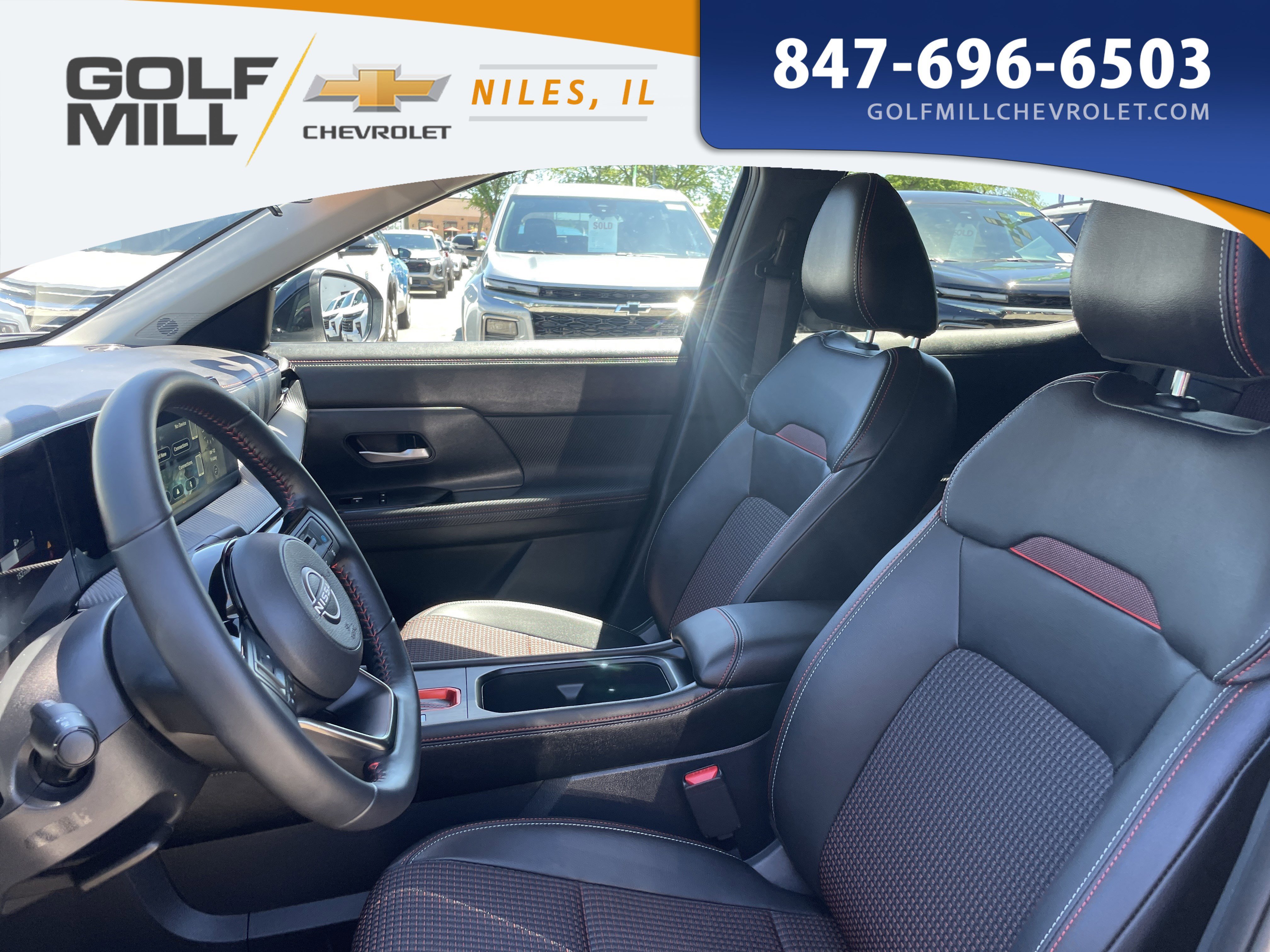 Used 2025 Super Black Nissan SR image 14