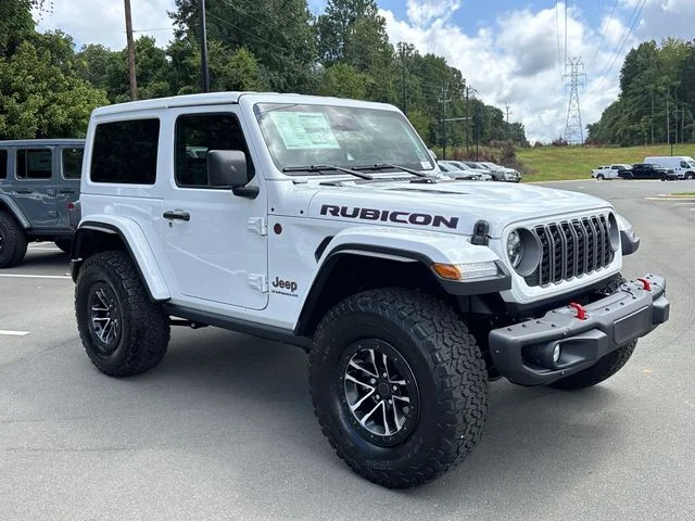New 2025 Bright White Clear-Coat Exterior Paint Jeep Rubicon X image 15