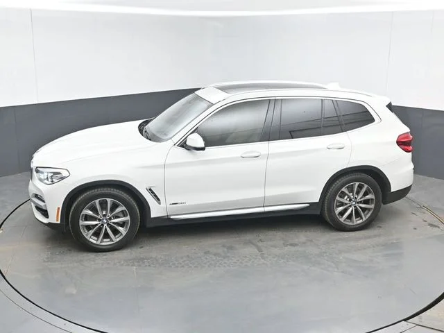 Used 2018 Alpine White BMW xDrive30i image 23