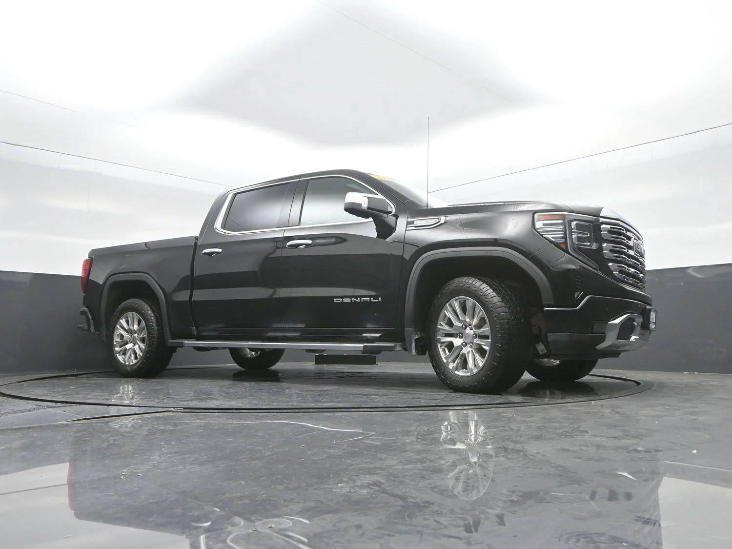 Used 2023 Onyx Black GMC Denali image 41