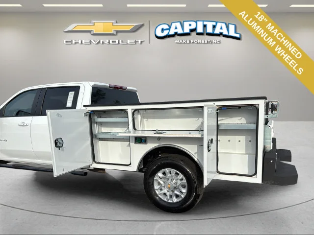 Used 2025 Summit White Chevrolet LT image 13
