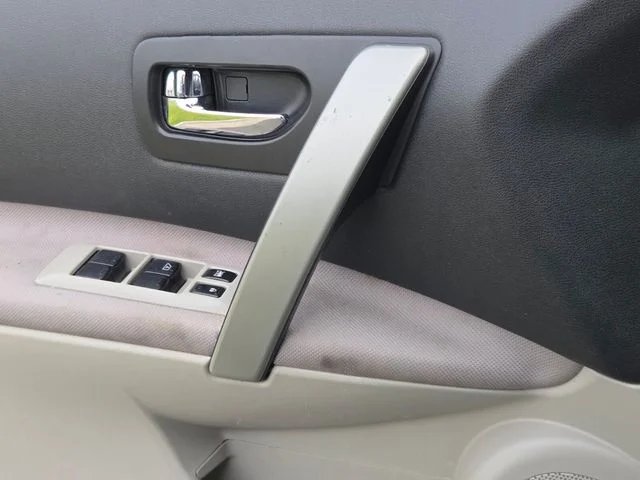 Used 2013 Blue Nissan S image 25