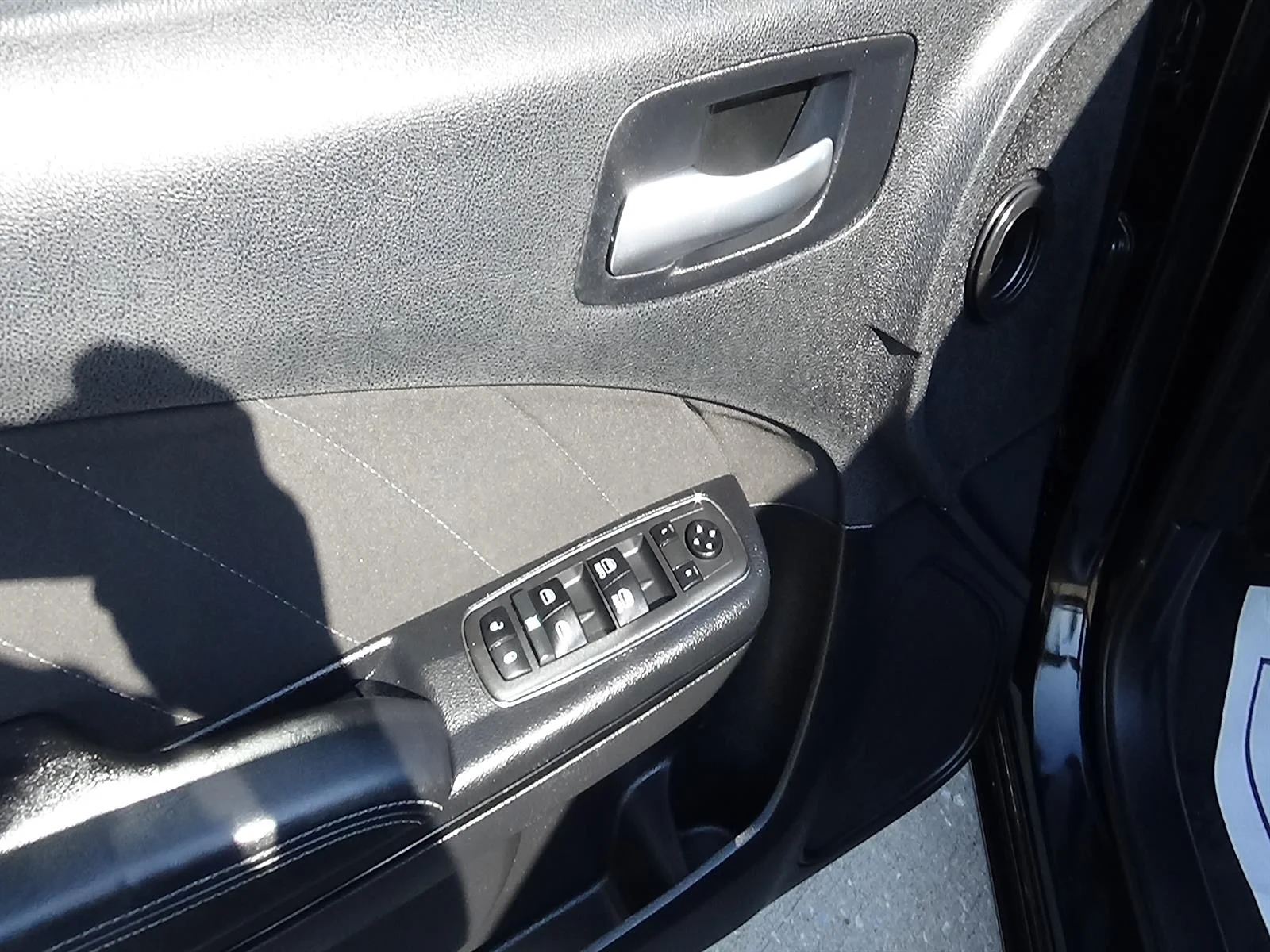 Used 2021 Pitch Black Clear Coat (px8) Dodge SXT image 13