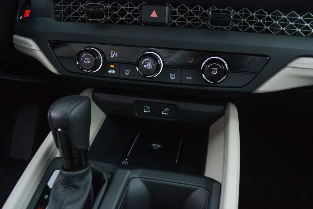 New 2026 Platinum White Pearl Honda LX image 13