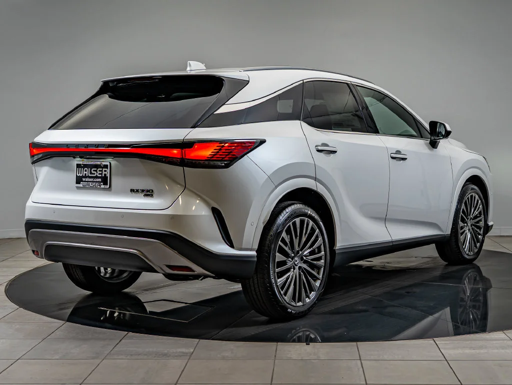New 2026 Eminent White Pearl Lexus LUXURY image 5