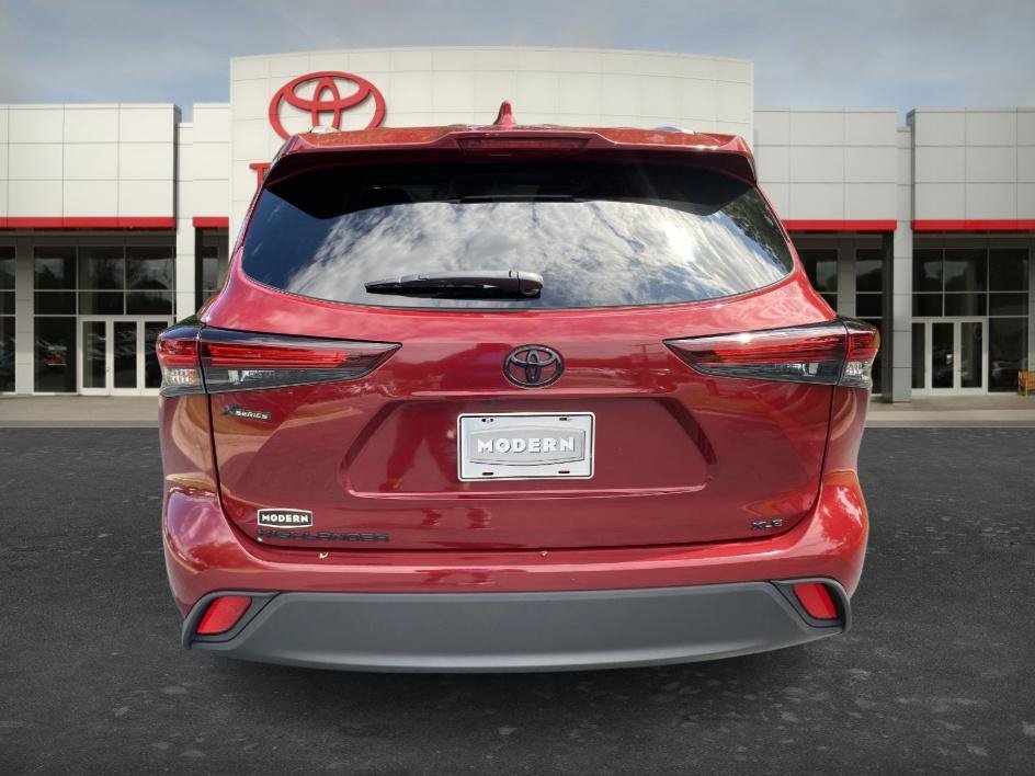 Used 2025 Ruby Flare Pearl Toyota XLE image 6