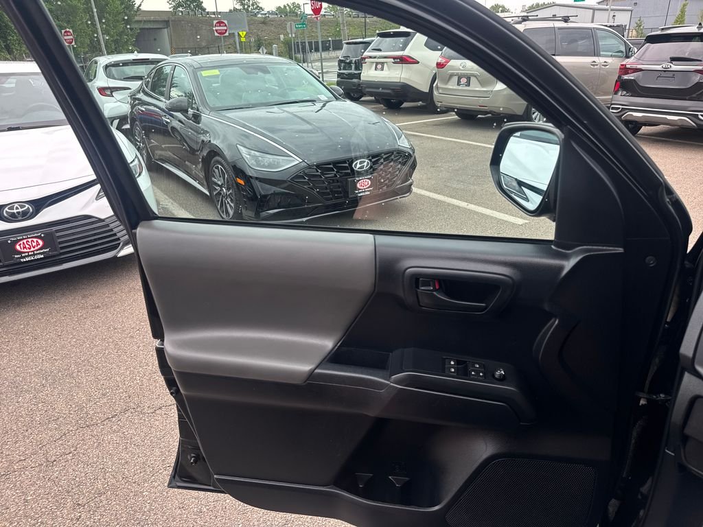 New 2019 Black Toyota SR image 33