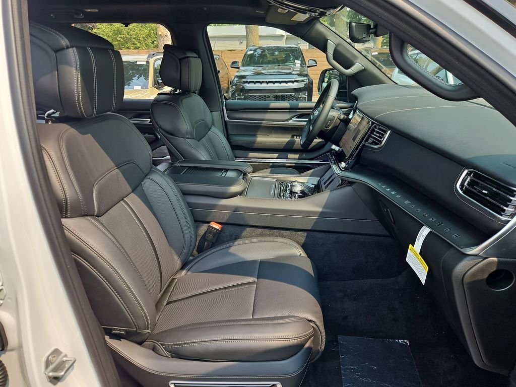 New 2026 Bright White Clearcoat Jeep Summit Obsidian image 16