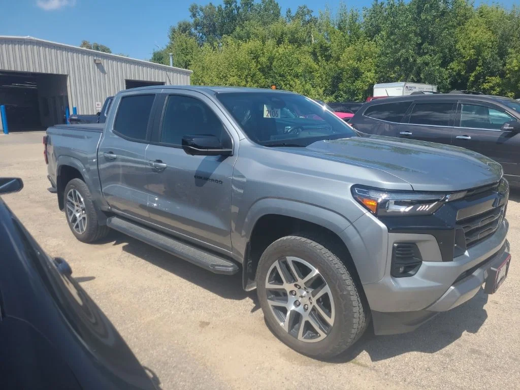 Used 2023 Gray Chevrolet Z71 image 6