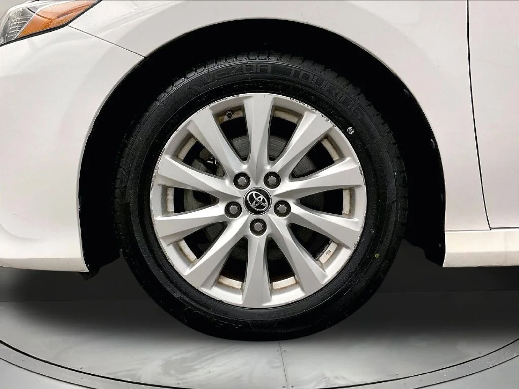 Certified Used 2018 White Toyota LE image 12