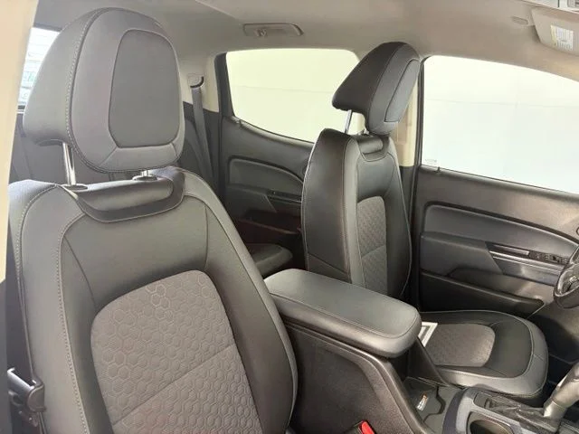 Used 2019 White Chevrolet Z71 image 45