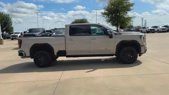 2026 GMC Sierra 2500HD AT4 - Photo 9