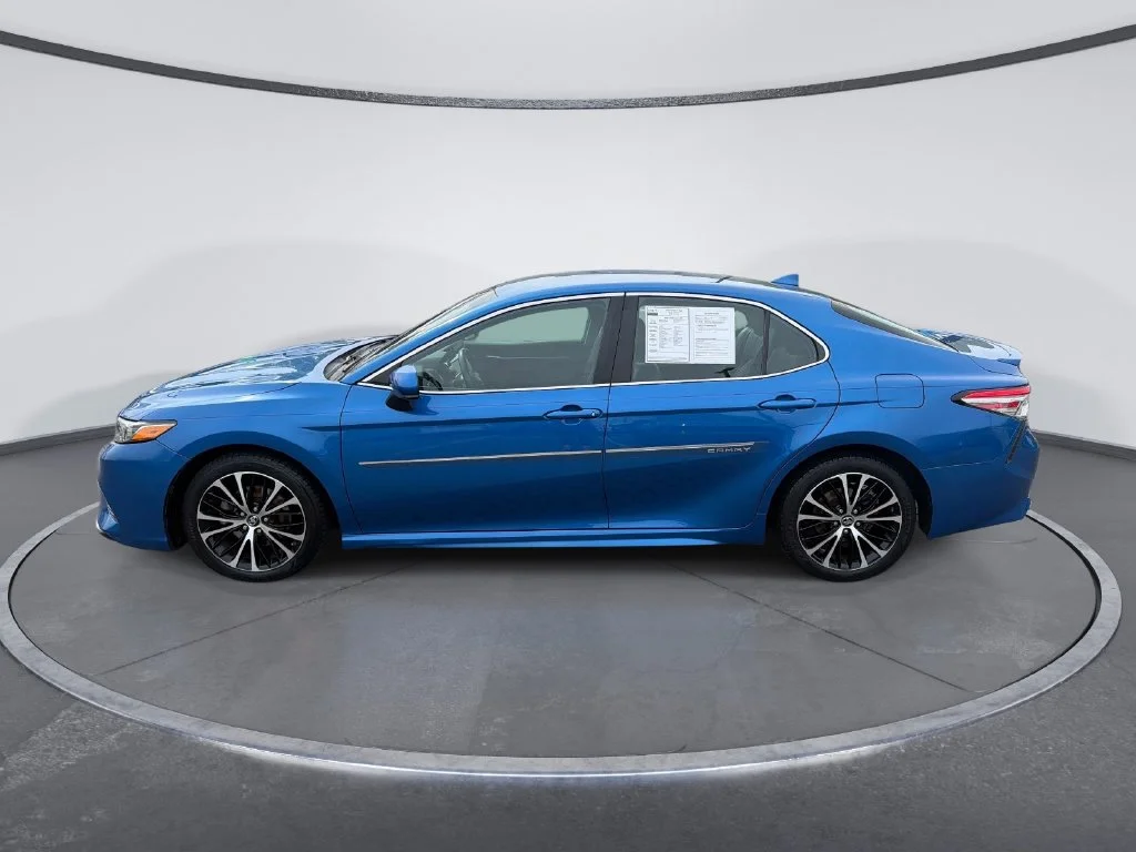 Used 2019 Blue Toyota SE image 4