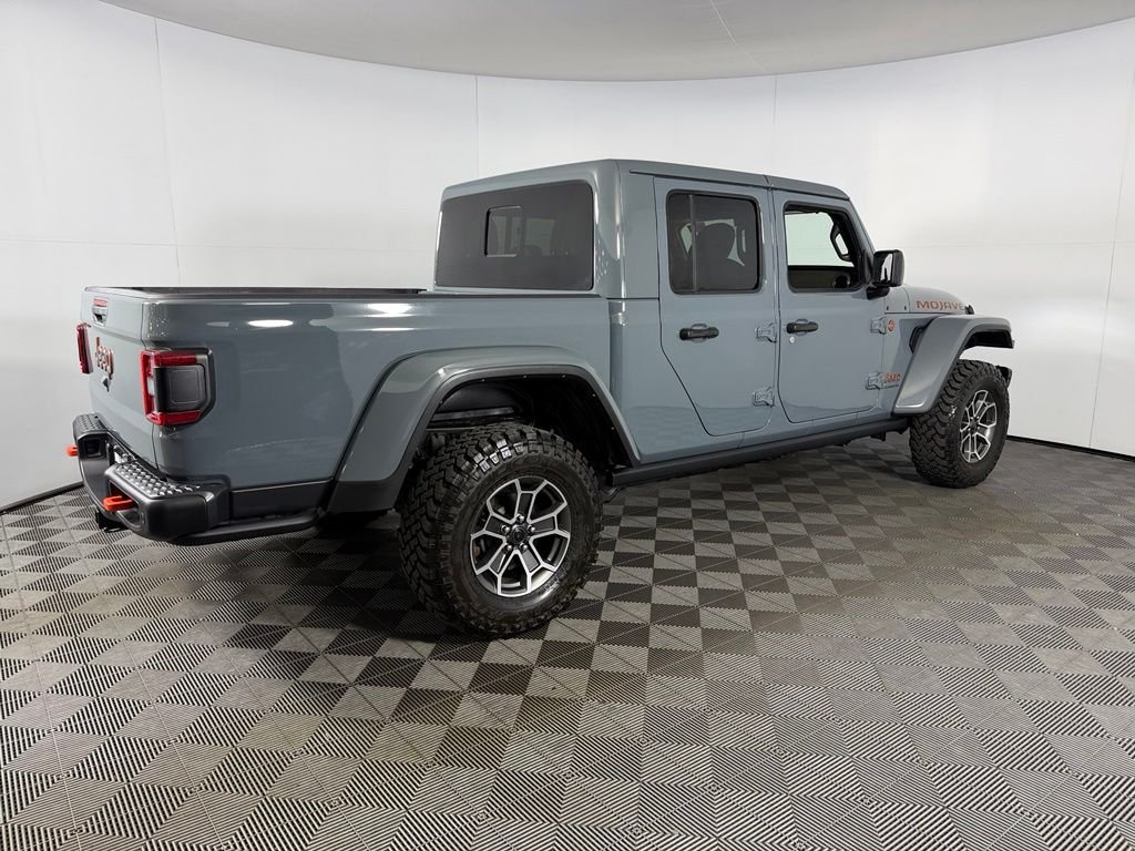 Certified Used 2024 Gray Jeep Mojave X image 3