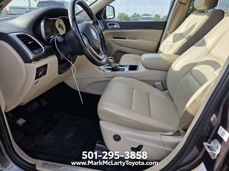 Used 2020 Crystal Metallic JEEP LIMITED image 4