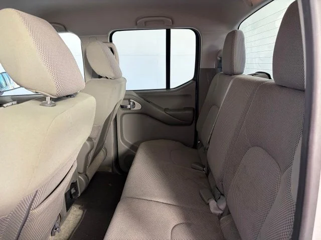Used 2013 Silver Nissan SV image 28