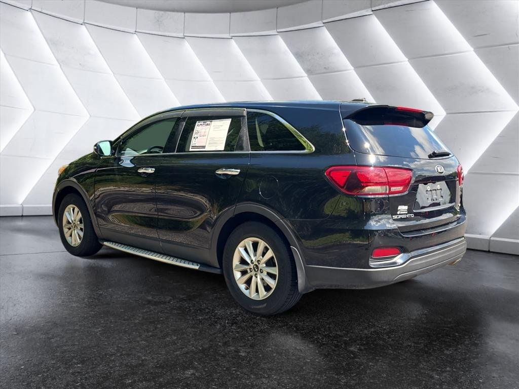 Used 2019 Black Kia L image 3