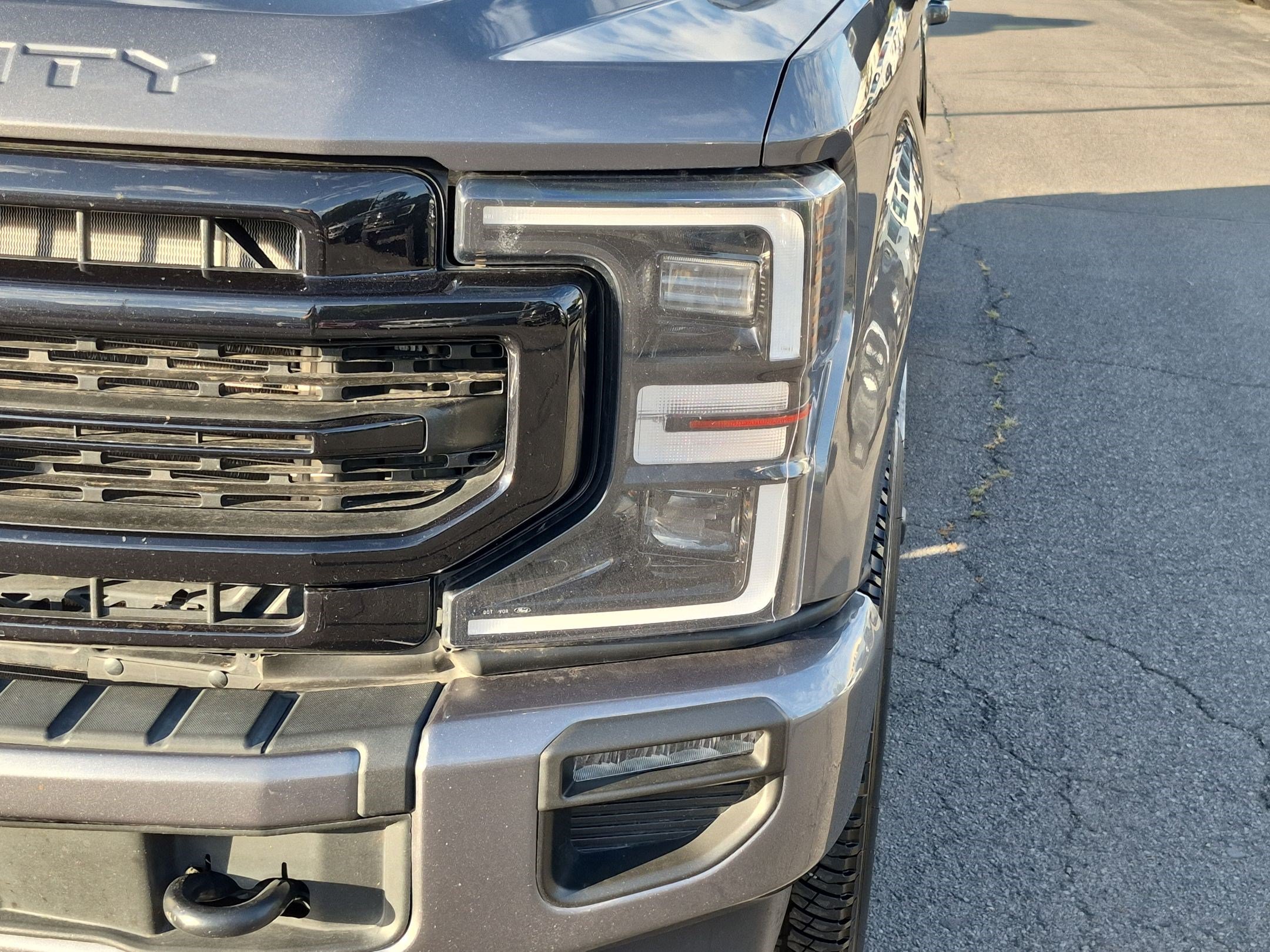 Used 2022 Gray Metallic Ford LARIAT image 10