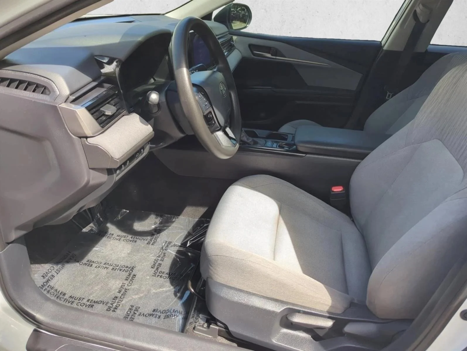 Used 2025 White Toyota LE image 12