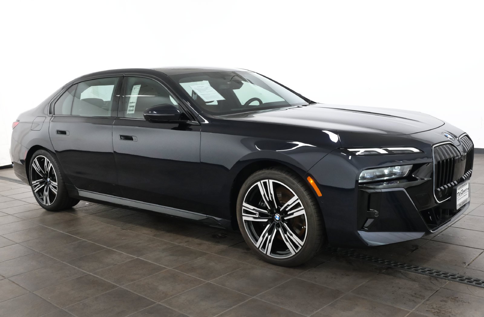 2025 BMW 7 Series 760i - Photo 7