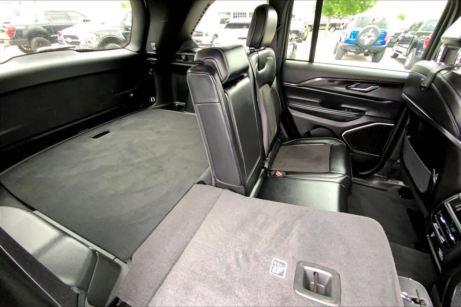Used 2022 Bright White Clearcoat Jeep Altitude image 29