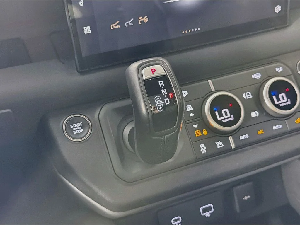 Certified Used 2023 Black Land Rover X-Dynamic SE image 17