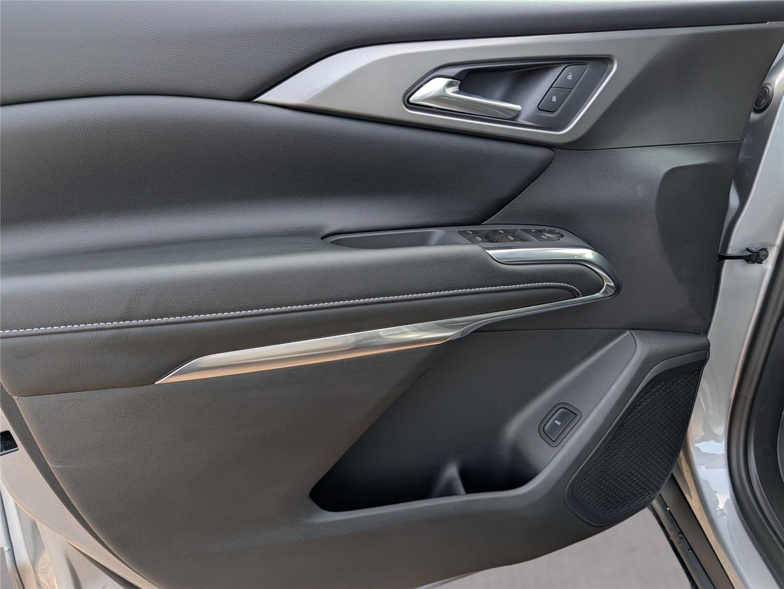 New 2026 Sterling Gray Metallic Chevrolet LT image 39