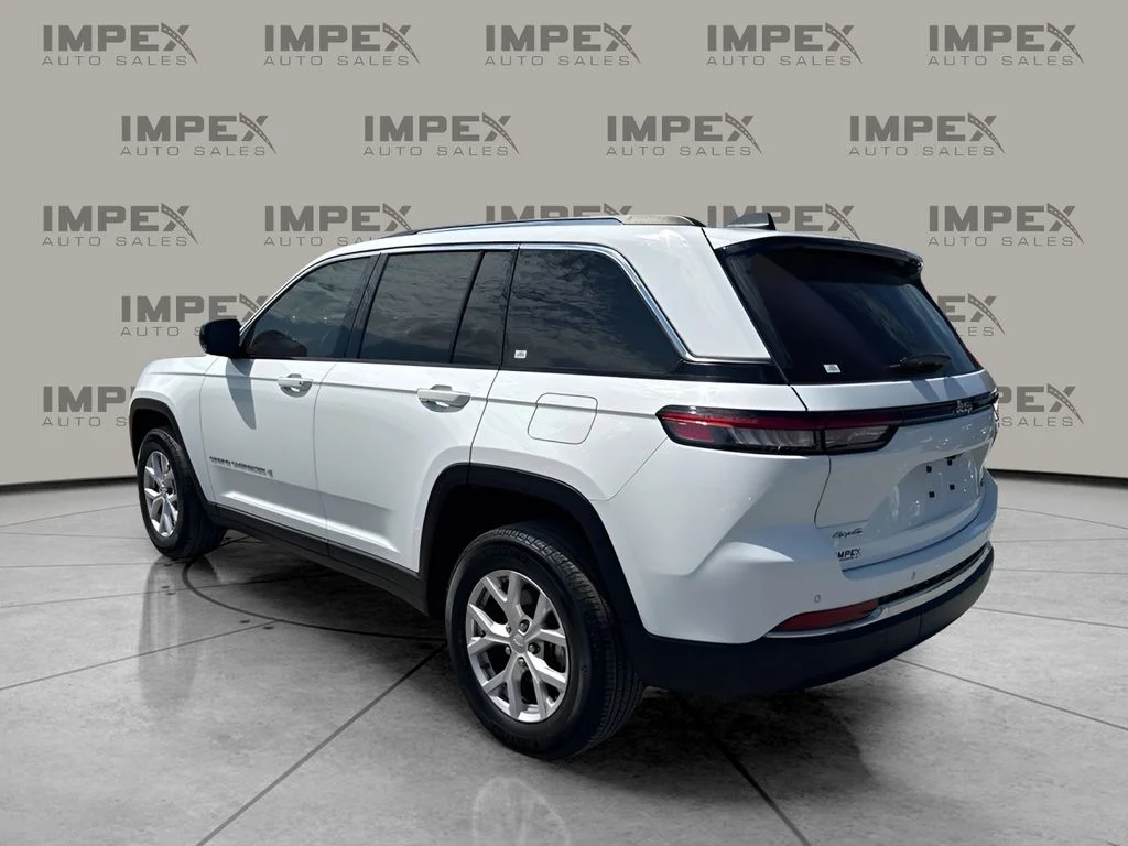 Used 2022 White Jeep Limited image 2
