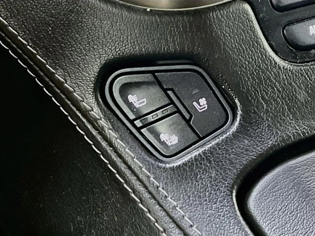 Used 2019 Silver GMC Denali image 21