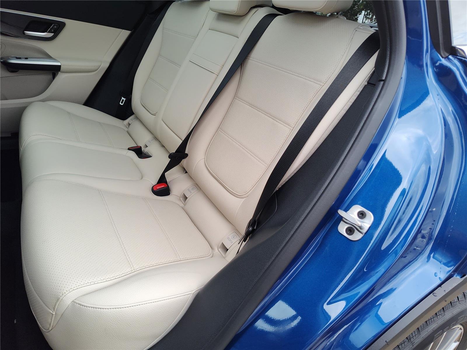 New 2026 Starling Blue Metallic Mercedes-Benz GLC 300 image 14