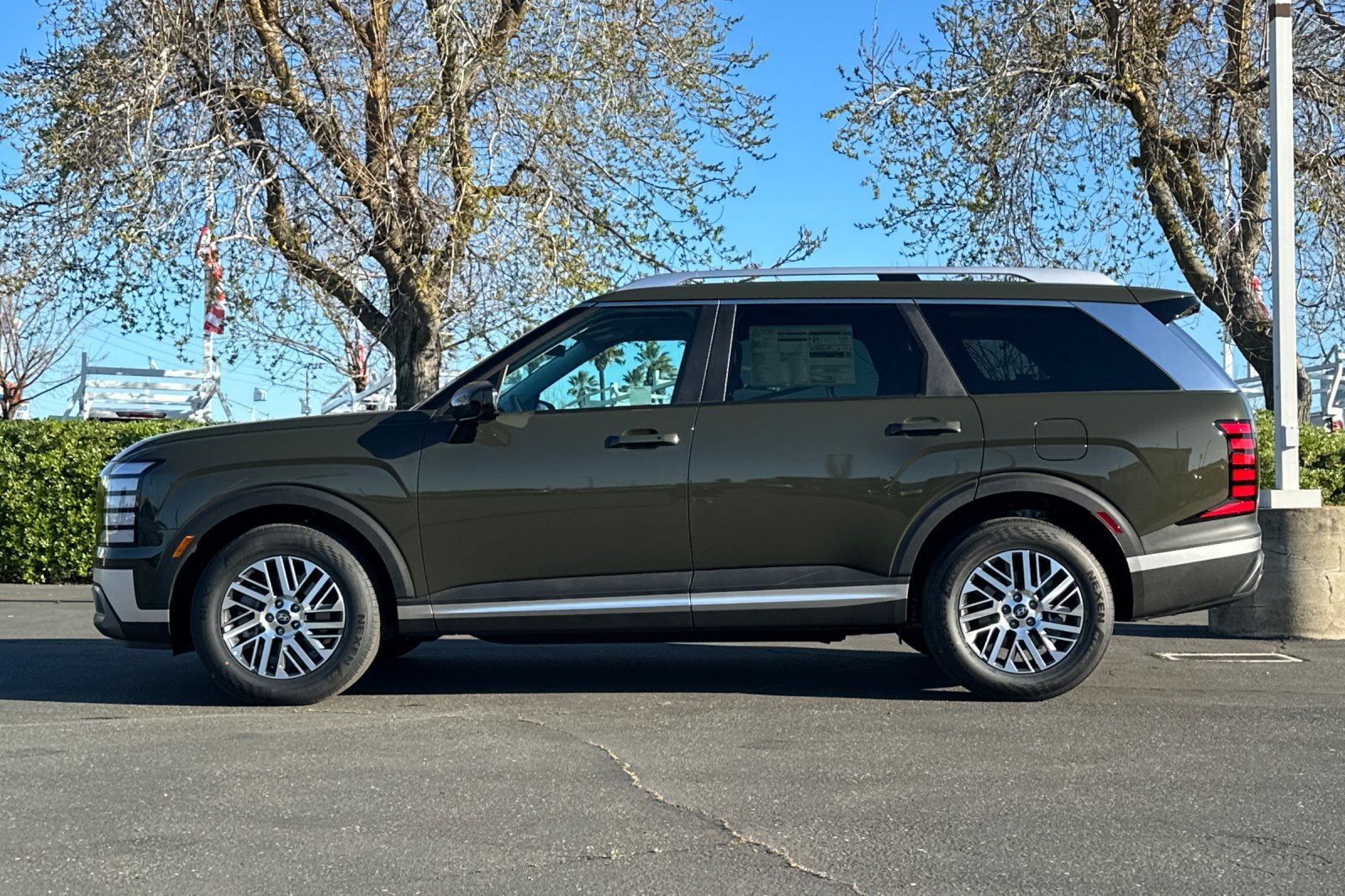 New 2026 Titan Charcoal Pearl Hyundai SEL FWD image 36