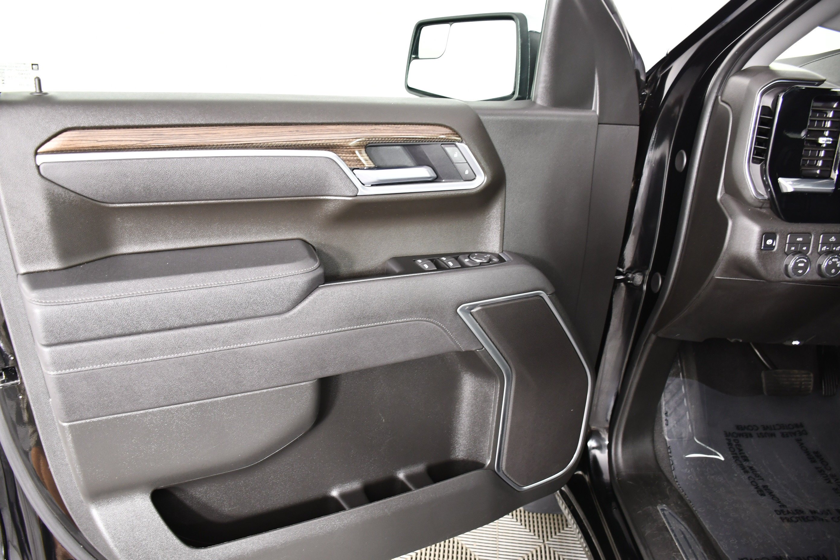 Used 2026 Black Chevrolet LT image 37