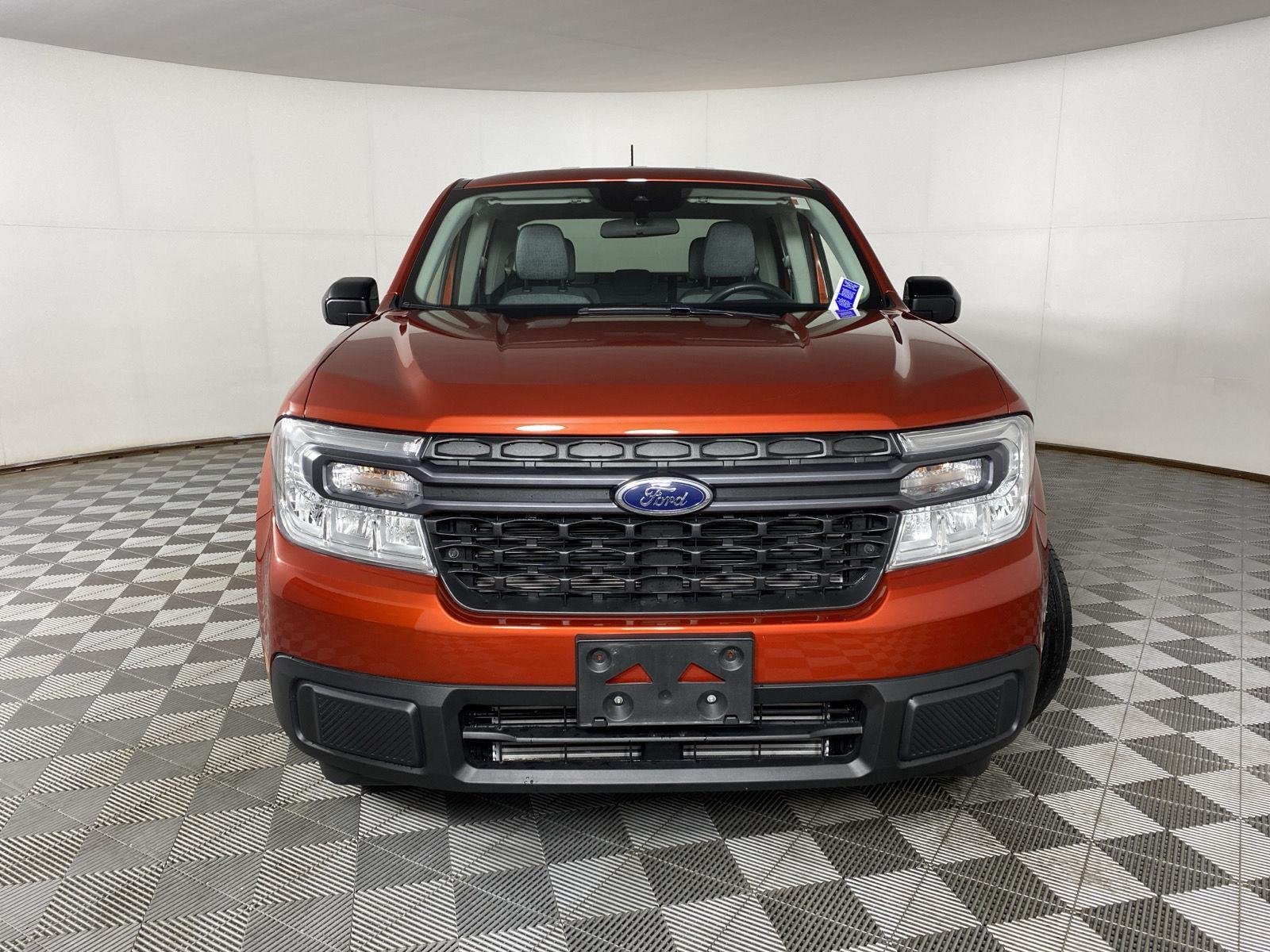 Used 2024 Hot Pepper Red Metallic Tinted Clearcoat Ford XLT image 2