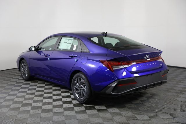 2025 Hyundai Elantra Blue - Photo 25