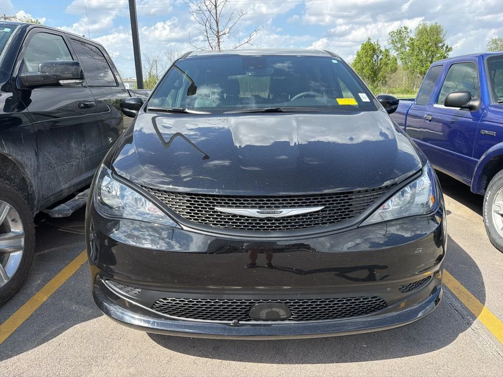 Used 2025 Chrysler Voyager LX with VIN 2C4RC1CG9SR525855 for sale in Kansas City