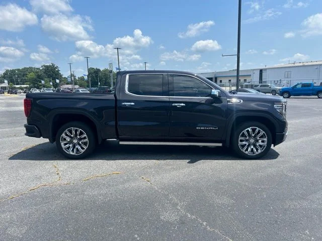Used 2023 Silver GMC Denali image 5