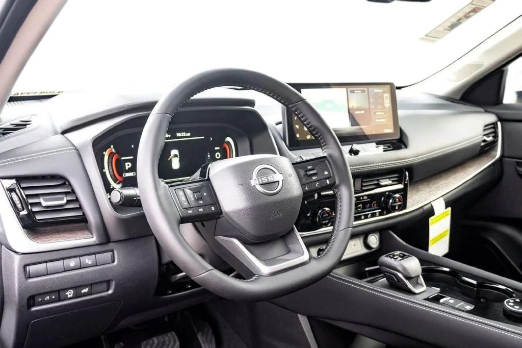New 2026 White Nissan Platinum image 11