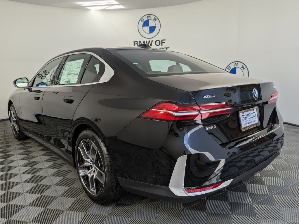 Used 2027 Black BMW 530i xDrive image 8