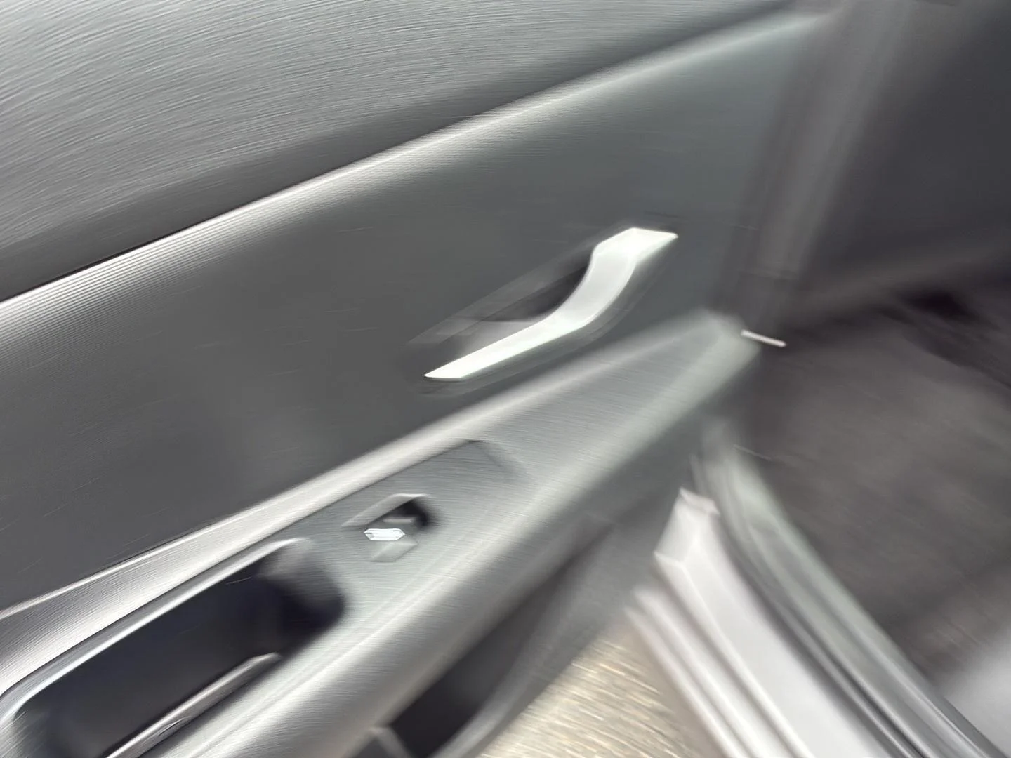 Certified Used 2024 Fluid Metal Hyundai SEL image 22