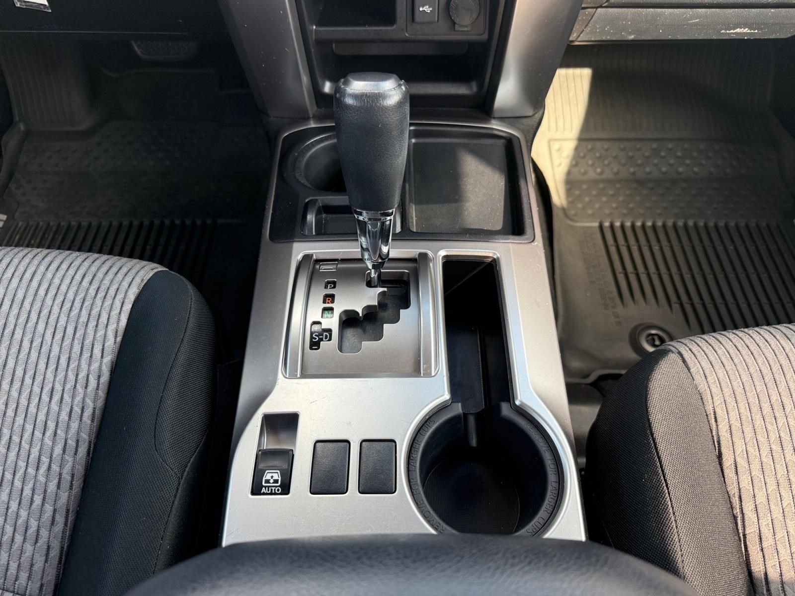 Used 2020 Midnight Black Metallic Toyota SR5 image 16