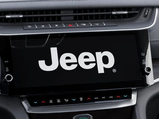 New 2026 Diamond Black Crystal Pearl-Coat Exterior Paint Jeep Altitude image 18