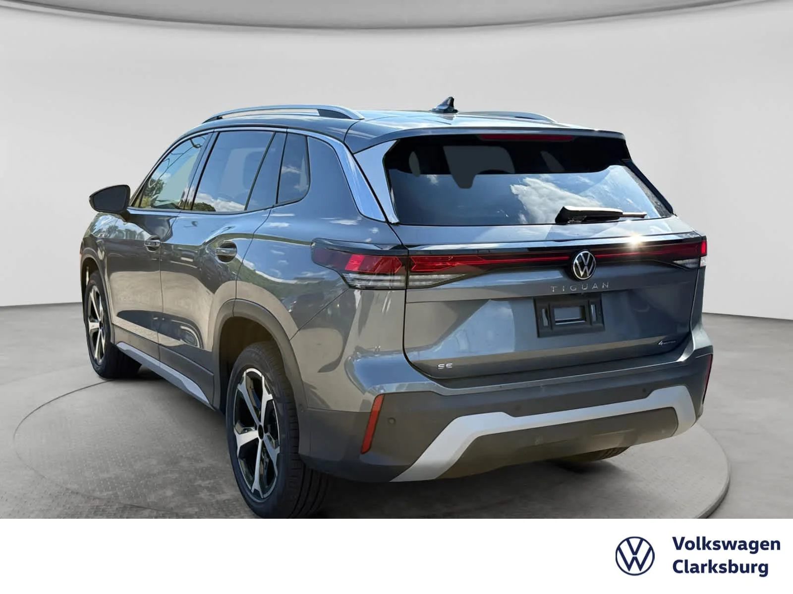 New 2026 Platinum Gray Metallic Volkswagen SE image 7