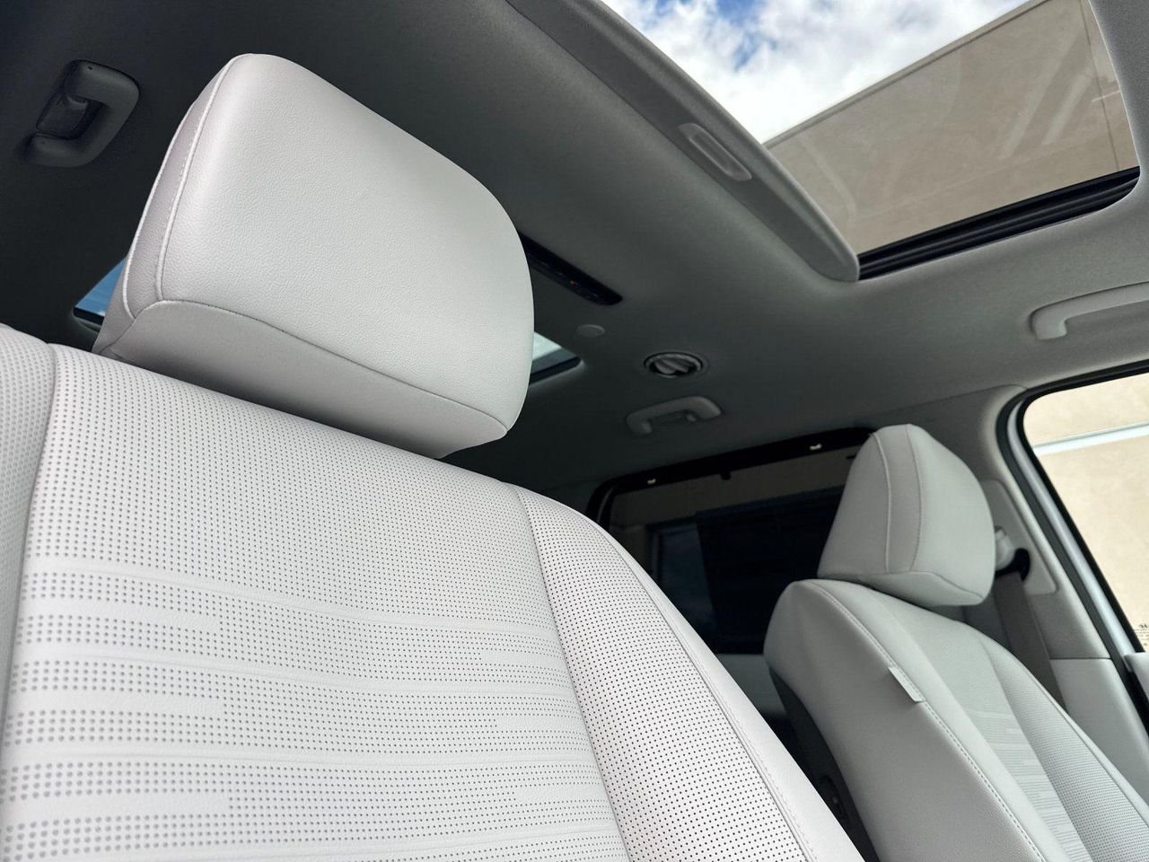 New 2026 White Hyundai Limited AWD image 17