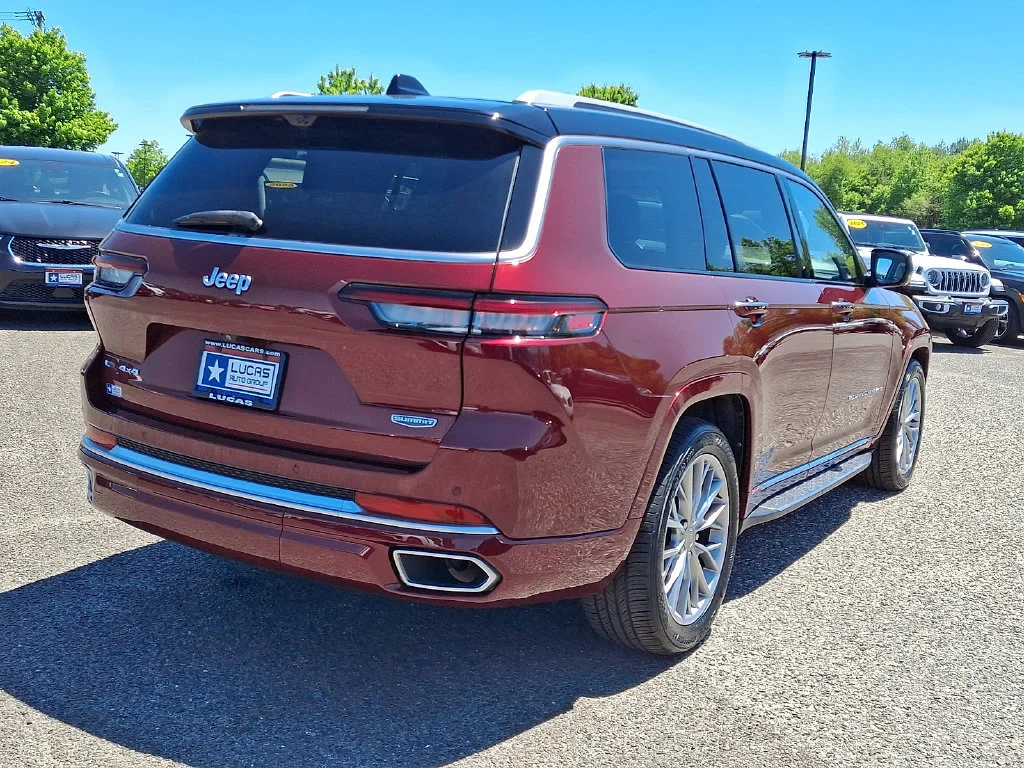 Used 2022 Velvet Red Pearlcoat Jeep Summit image 11