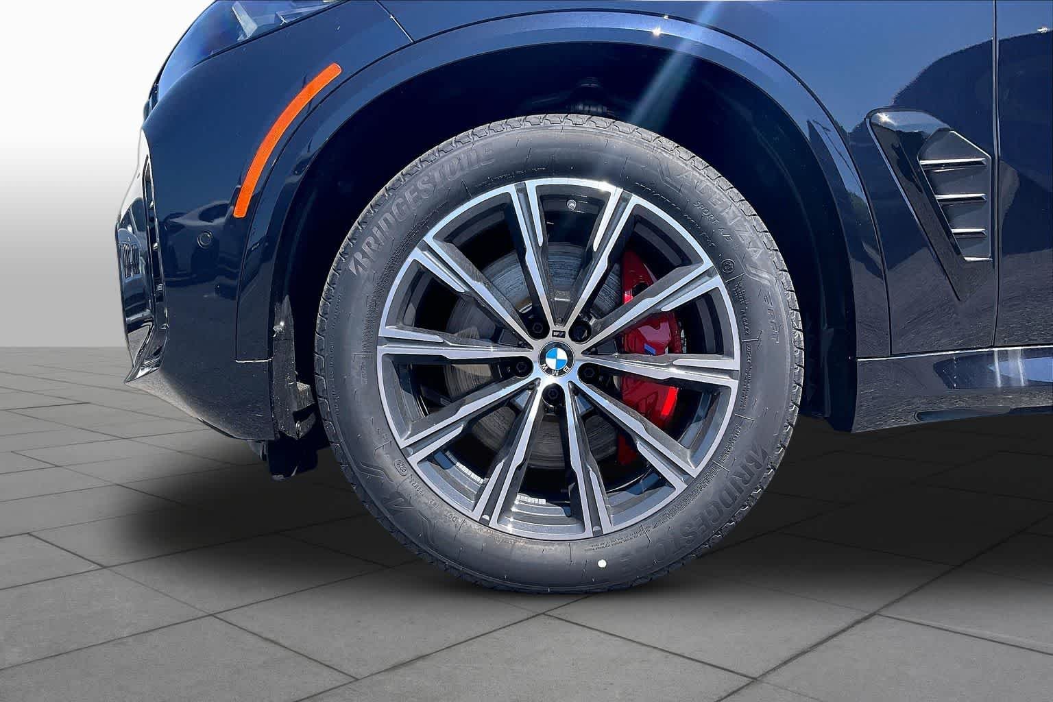 New 2026 Carbon Black Metallic BMW xDrive40i image 11